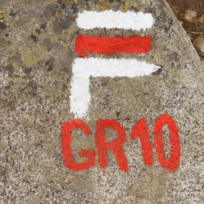 Indication for hiking: turn right for the GR10 (hiking trail in the Pyrenees)